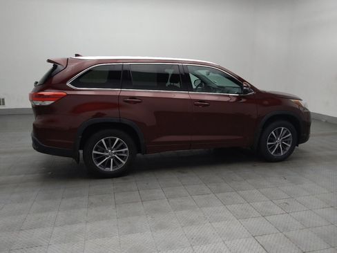 Used 2017 Toyota Highlander XLE image 10