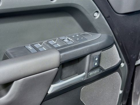 New 2026 Land Rover Defender 110 X-Dynamic SE AWD/4WD image 22