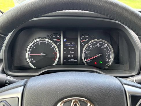 Certified 2021 Toyota 4Runner Limited AWD/4WD image 25