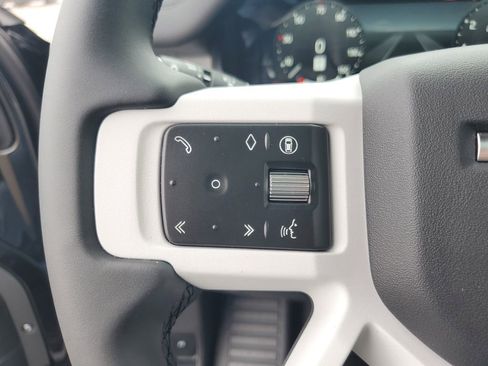 New 2026 Land Rover Defender 130 X-Dynamic SE AWD/4WD image 16