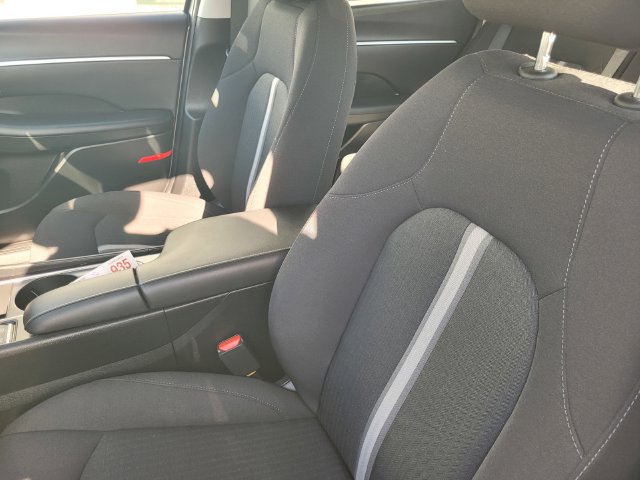 Used 2025 Hyundai Sonata SEL FWD image 13