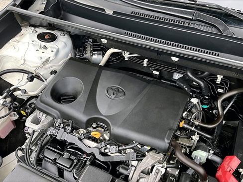 Used 2021 Toyota RAV4 LE image 30