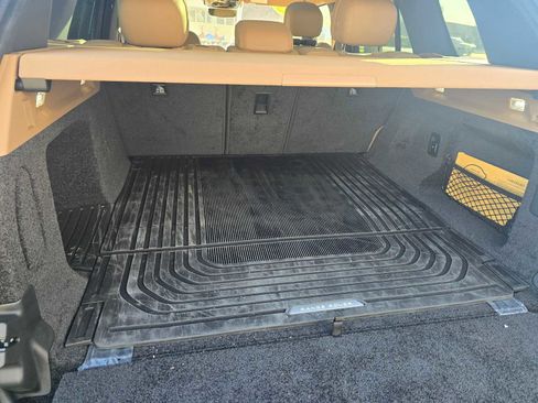 Used 2025 Land Rover Range Rover SE image 17