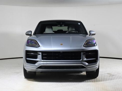 Certified 2025 Porsche Cayenne S image 10