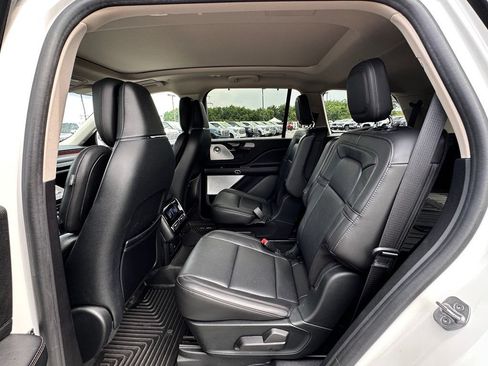 Used 2023 Lincoln Aviator Reserve w/ Equipment Group 201A AWD/4WD image 22