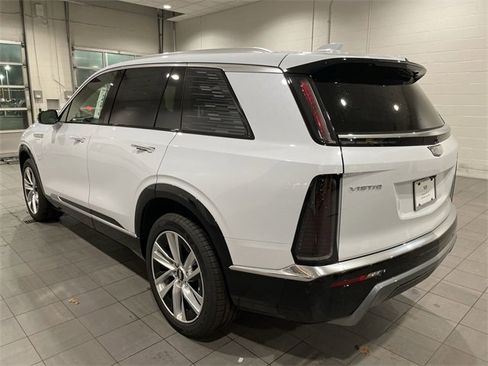 New 2026 Cadillac Vistiq Luxury image 3