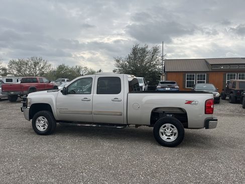 Used 2008 Chevrolet Silverado 2500 LTZ w/ Suspension Package, Off-Road image 9