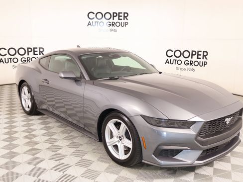 Used 2026 Ford Mustang Premium RWD image 1
