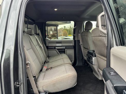Used 2019 Ford F150 XLT w/ Equipment Group 302A Luxury AWD/4WD image 17
