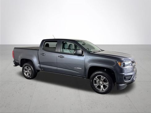 Used 2017 Chevrolet Colorado W/T w/ WT Convenience Package RWD image 4
