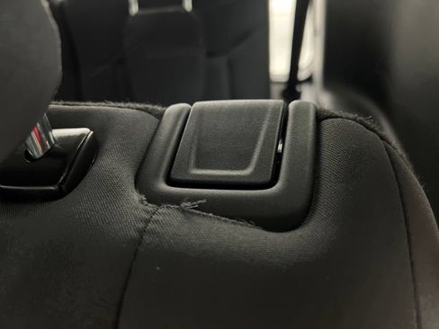 Used 2025 Ford Explorer Active RWD image 19