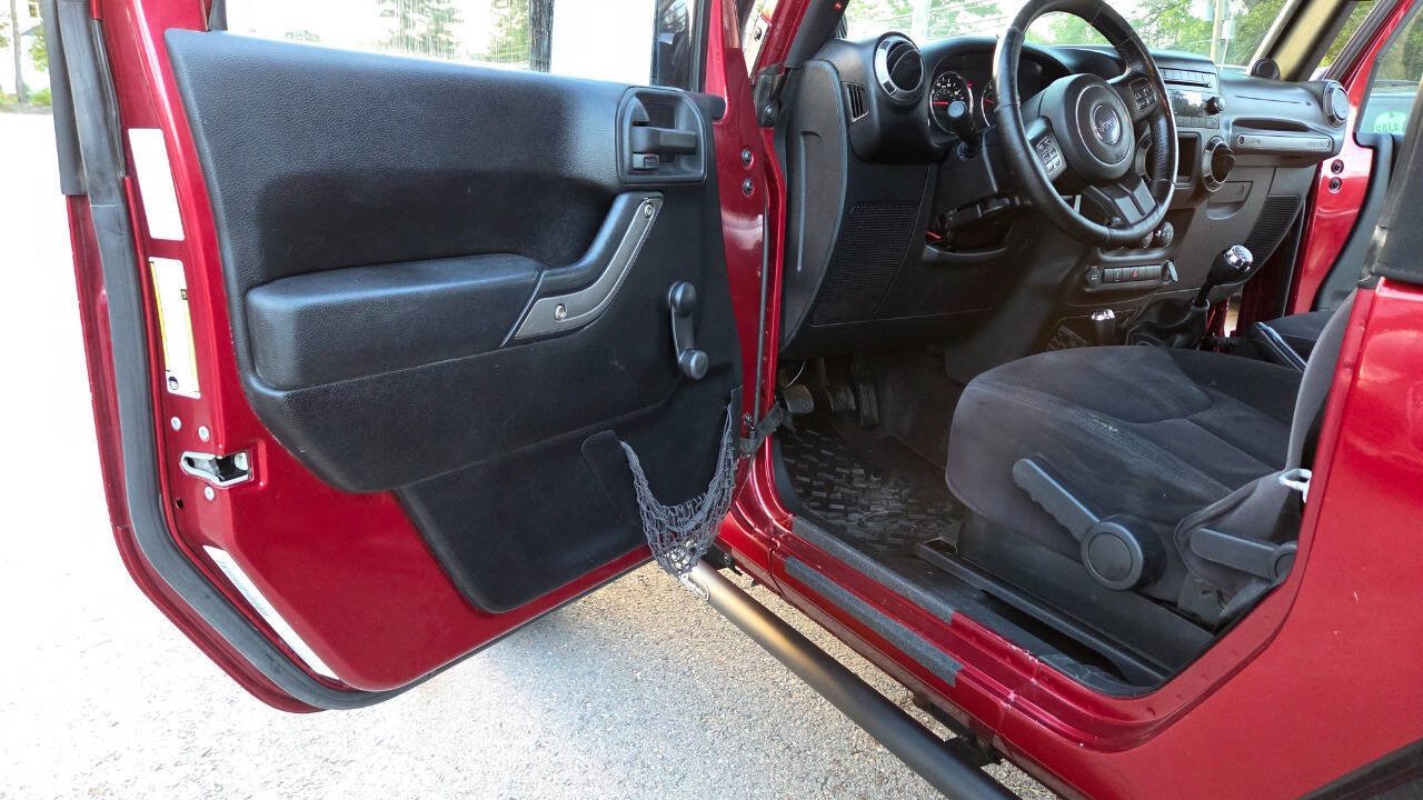 Used 2013 Jeep Wrangler Sport w/ Connectivity Group AWD/4WD image 29