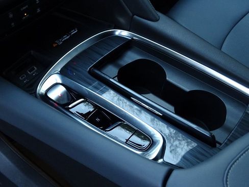 Used 2022 Buick Enclave Essence w/ Experience Buick Package image 22