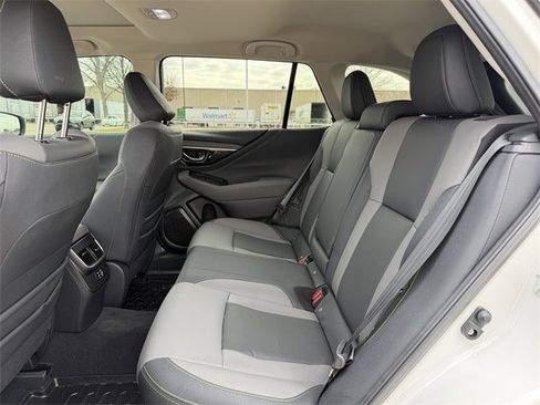 Used 2025 Subaru Outback Onyx Edition image 27