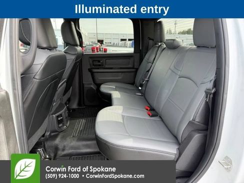 Used 2024 RAM 2500 Tradesman w/ Chrome Appearance Group AWD/4WD image 11