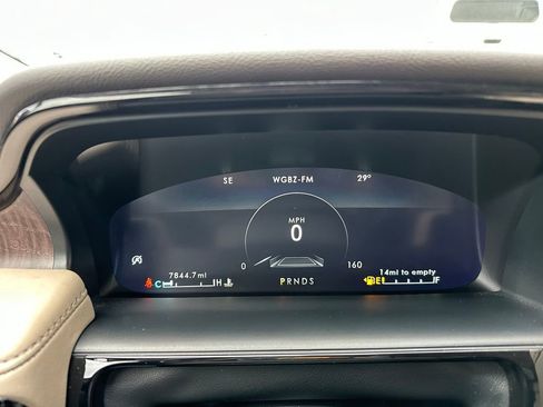 Used 2023 Lincoln Nautilus Reserve w/ Equipment Group 201A image 10