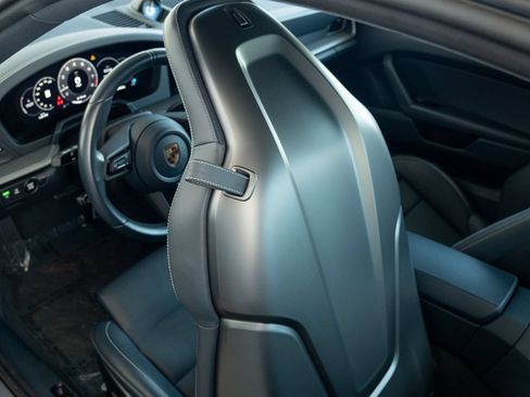 Certified 2025 Porsche 911 Carrera RWD image 17