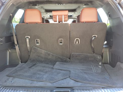 Used 2024 Kia Telluride SX Prestige AWD/4WD image 32