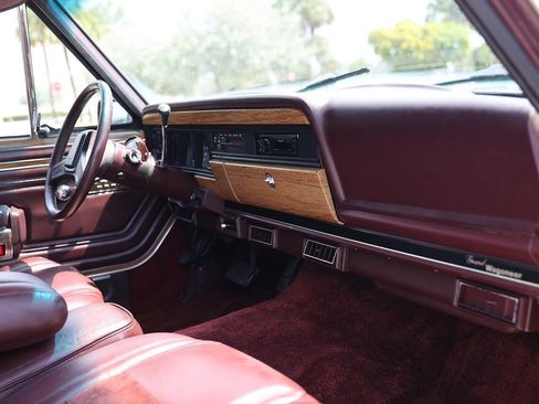 Used 1988 Jeep Grand Wagoneer AWD/4WD image 17