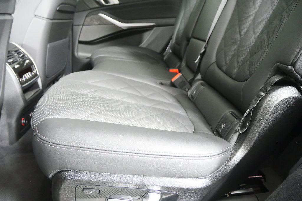 Used 2026 BMW X7 xDrive40i AWD/4WD image 16