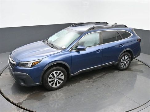 Used 2020 Subaru Outback Premium image 39