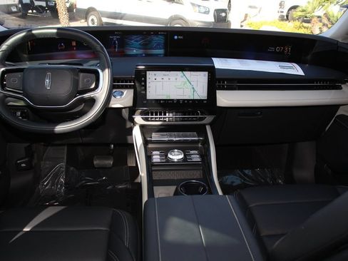 Certified 2025 Lincoln Nautilus Premier AWD/4WD image 14