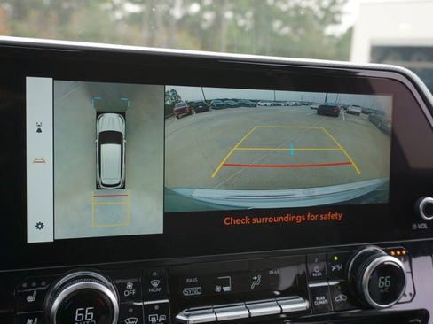 Used 2023 Toyota Highlander Platinum image 17