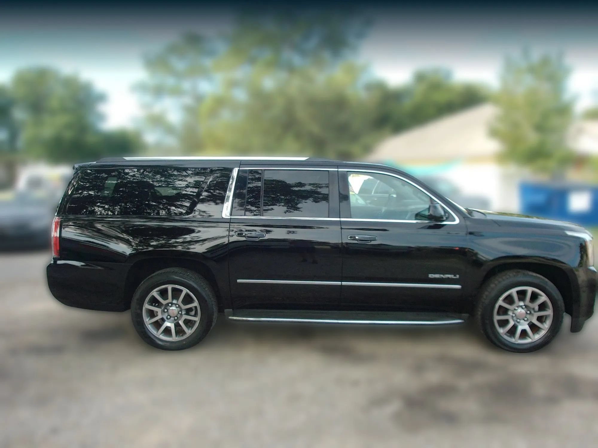 Used 2015 GMC Yukon XL Denali w/ Open Road Package RWD image 4