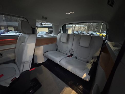 Used 2025 Volkswagen ID. Buzz Pro S Plus image 56