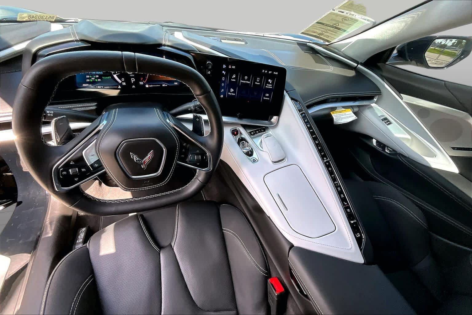 Used 2024 Chevrolet Corvette Stingray Premium Cpe w/ Z51 Performance Package RWD image 15