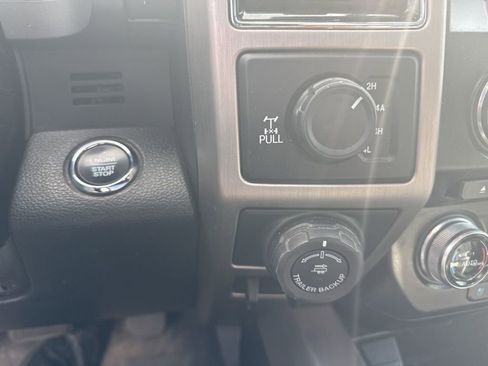 Used 2018 Ford F150 Platinum w/ Equipment Group 701A Luxury AWD/4WD image 13