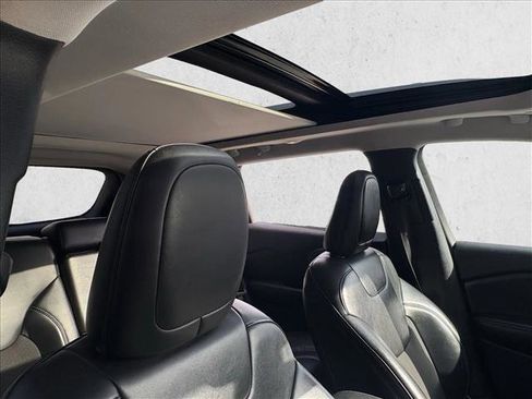 Used 2020 Jeep Cherokee Latitude Plus image 18