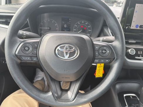 Used 2024 Toyota Corolla LE FWD image 13