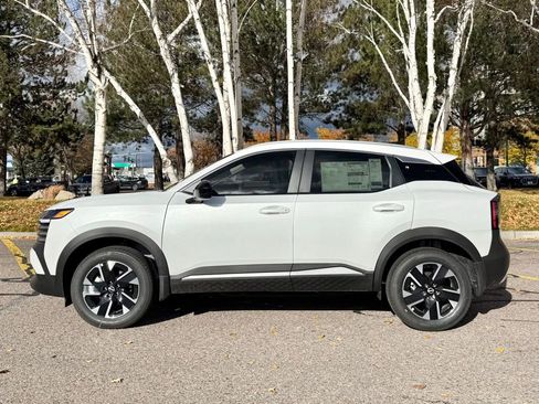 New 2026 Nissan Kicks SV w/ Illumination Package image 3