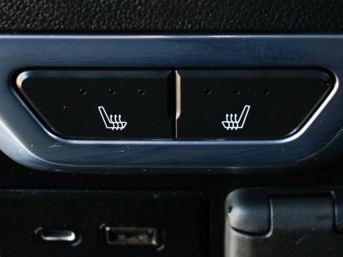 Used 2022 Chevrolet Silverado 2500 High Country image 40