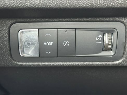 Used 2024 Chevrolet Traverse LT image 23