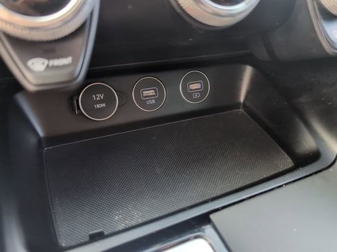 Used 2023 Genesis G70 2.0T image 27