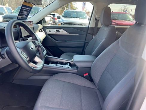 Certified 2025 Ford Explorer Active AWD/4WD image 9