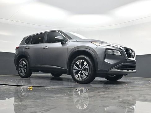 Used 2022 Nissan Rogue SV image 46