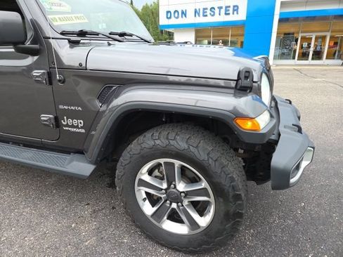 Used 2020 Jeep Wrangler Unlimited Sahara w/ Dual Top Group AWD/4WD image 10