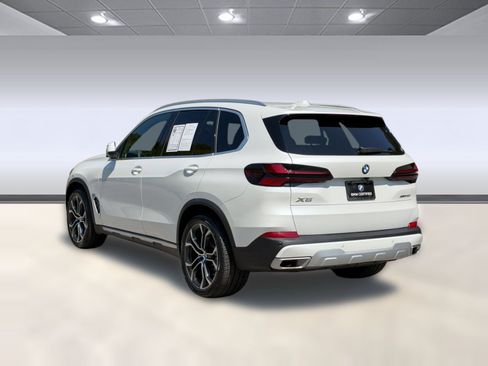 Certified 2025 BMW X5 xDrive40i w/ Premium Package AWD/4WD image 3