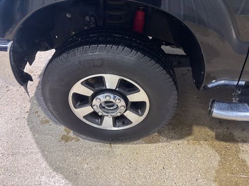 Used 2016 Ford F250 Lariat w/ Lariat Interior Package image 11