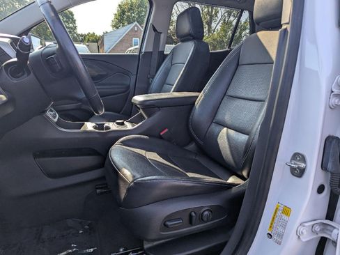 Used 2022 GMC Terrain SLT w/ Infotainment Package II AWD/4WD image 29