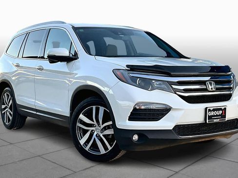 Used 2018 Honda Pilot Touring image 2