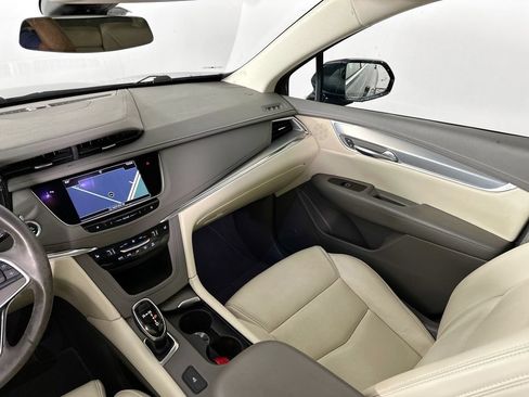 Used 2017 Cadillac XT5 Luxury w/ Driver Awareness Package FWD image 24