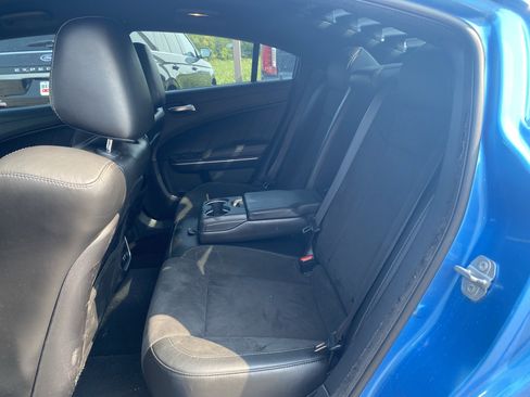 Used 2019 Dodge Charger Scat Pack w/ Dynamics Package RWD image 6