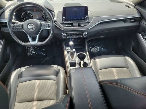 Used 2024 Nissan Altima 2.5 SR FWD image 13