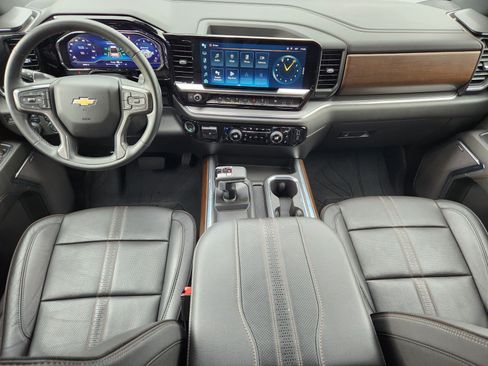 Used 2024 Chevrolet Silverado 1500 High Country w/ High Country Premium Package AWD/4WD image 9