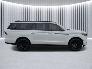 New 2026 Lincoln Navigator L Reserve w/ Jet Appearance Package AWD/4WD video 2