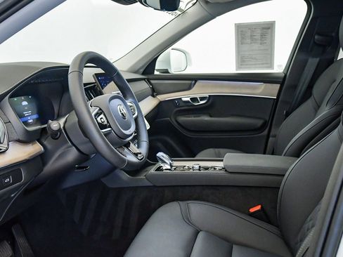 Certified 2025 Volvo XC90 B6 Plus w/ Protection Package Premier image 19
